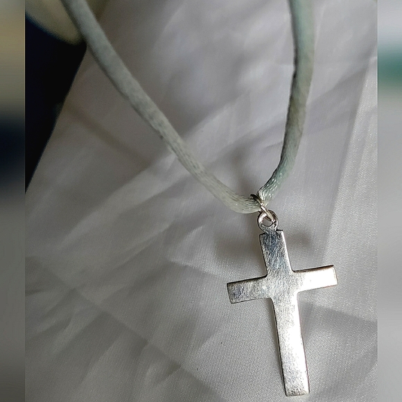 NEW! .925 Sterling Silver Cross Pendant Jewelry! Satin 16" Necklace - Picture 1 of 4